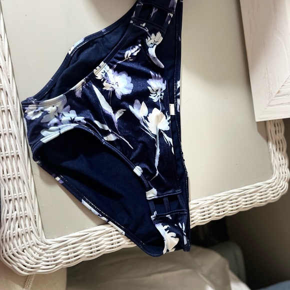 XL Athleta Bikini: Aqualuxe print square plunge bikini set: - Picture 8 of 12